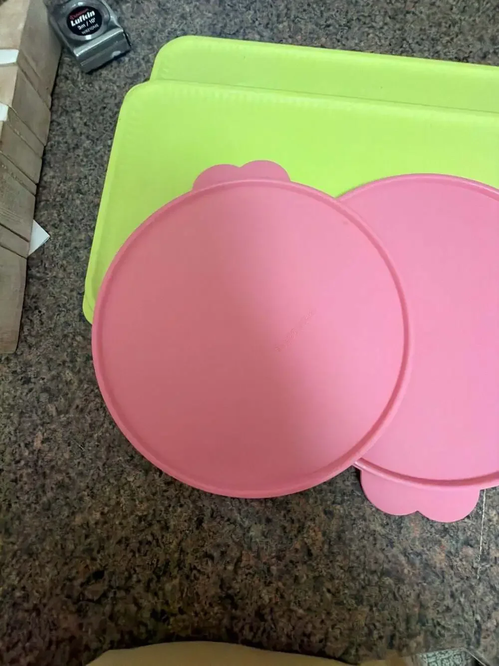 Tupperware Replacement Lids Lot Pink Butterfly Tab Lids and Green Rectangular Tr